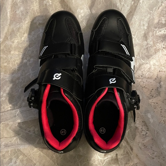 Black and Red Peloton Cycling Shoes - Picture 2 of 6
